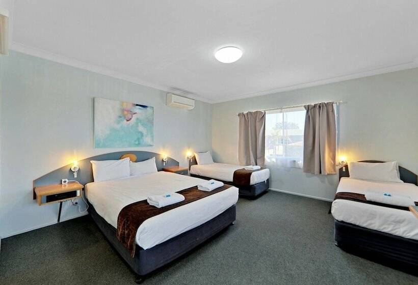 חדר משפתחתי סופריור, Oscar Motel