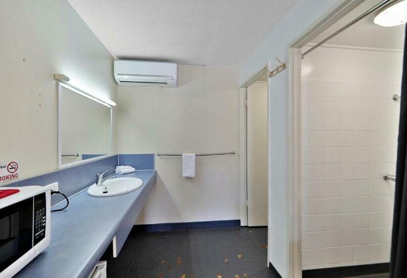 חדר סטנדרט, Oscar Motel