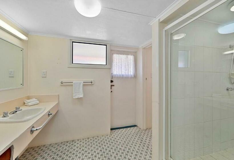 חדר סופריור, Oscar Motel