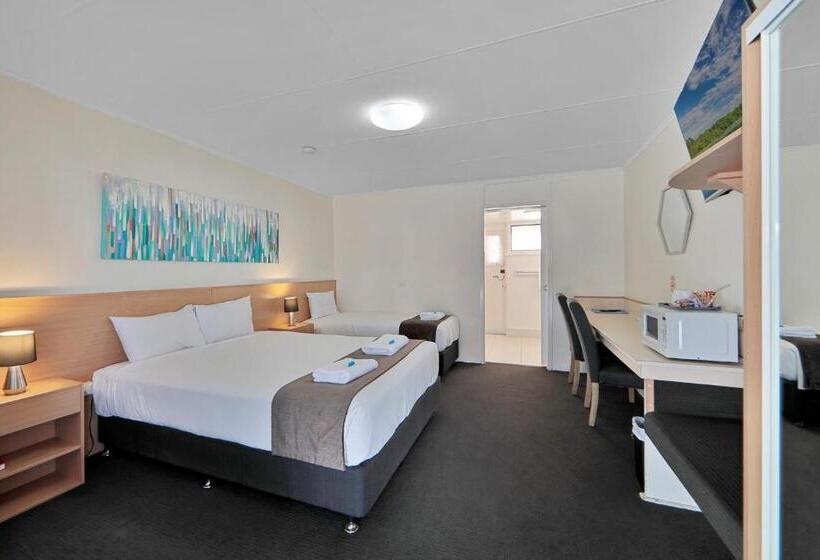 חדר דלוקס, Oscar Motel