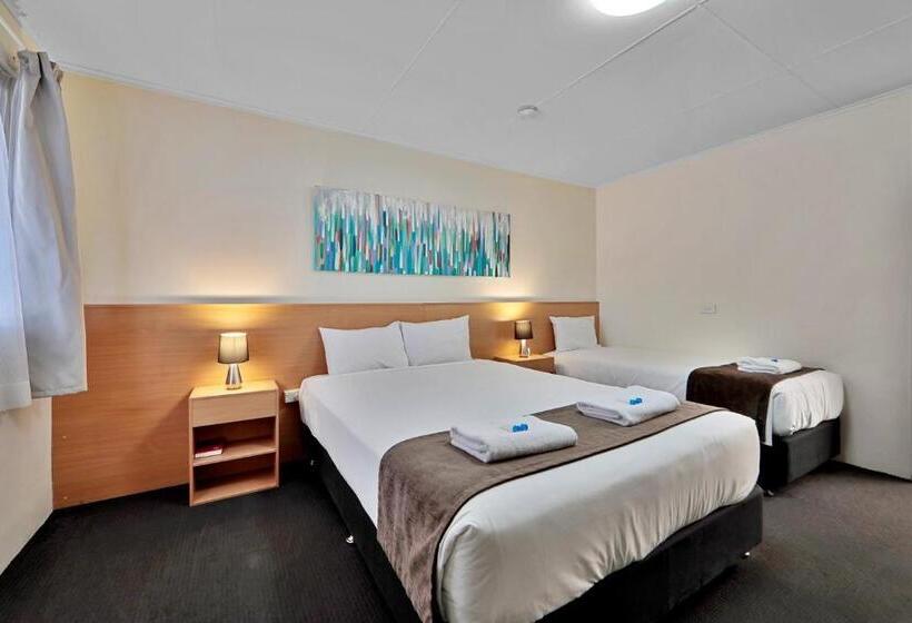 חדר דלוקס, Oscar Motel