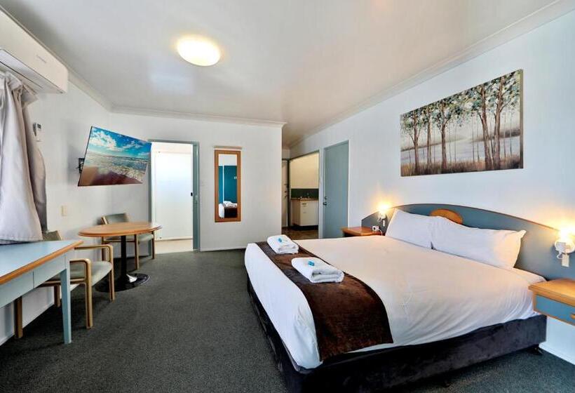 חדר דלוקס, Oscar Motel