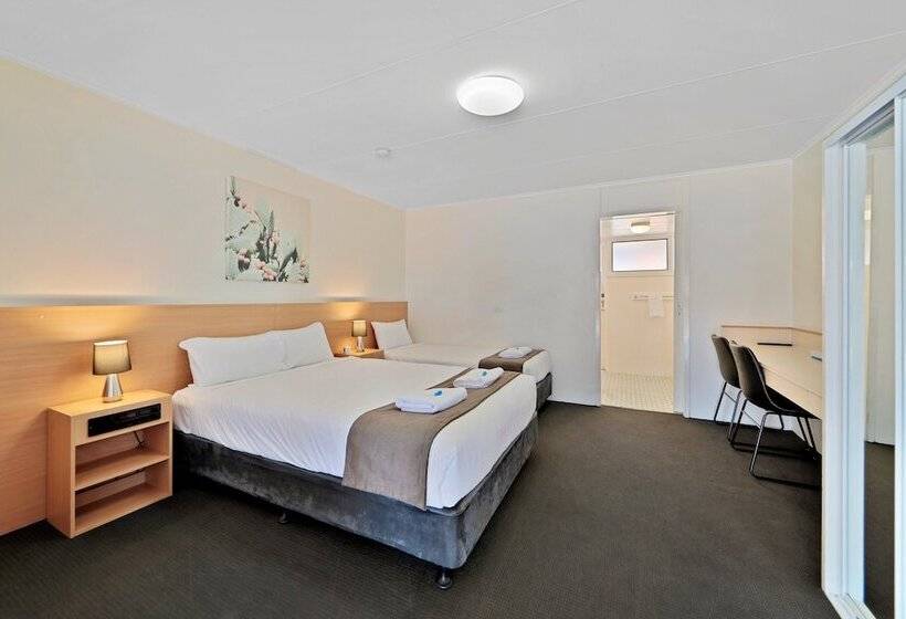 חדר סופריור, Oscar Motel