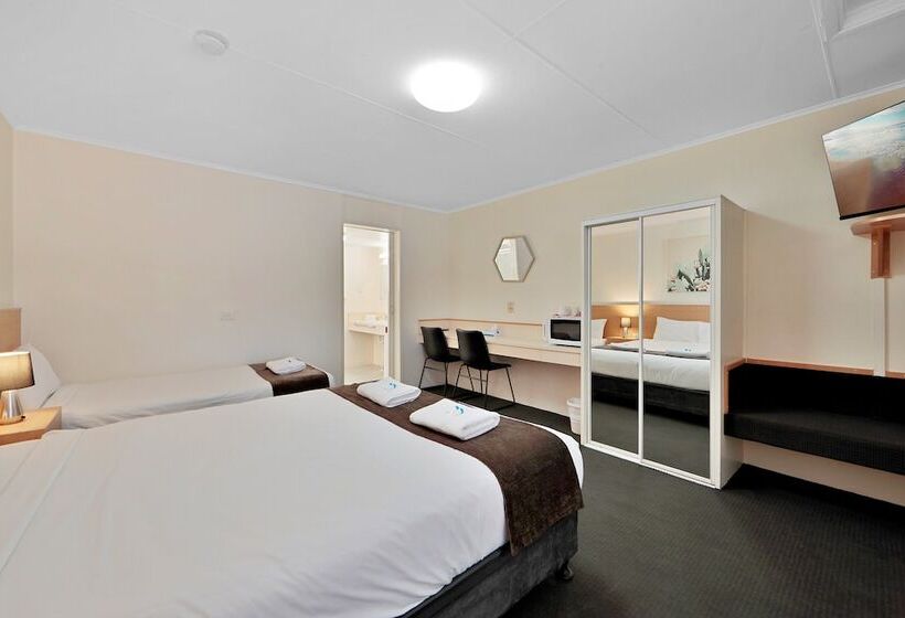 חדר סופריור, Oscar Motel