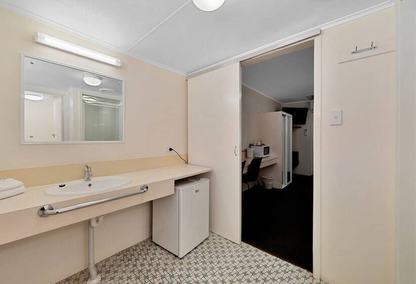 חדר סופריור, Oscar Motel