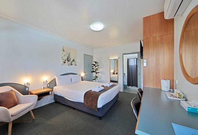 חדר סטנדרט, Oscar Motel