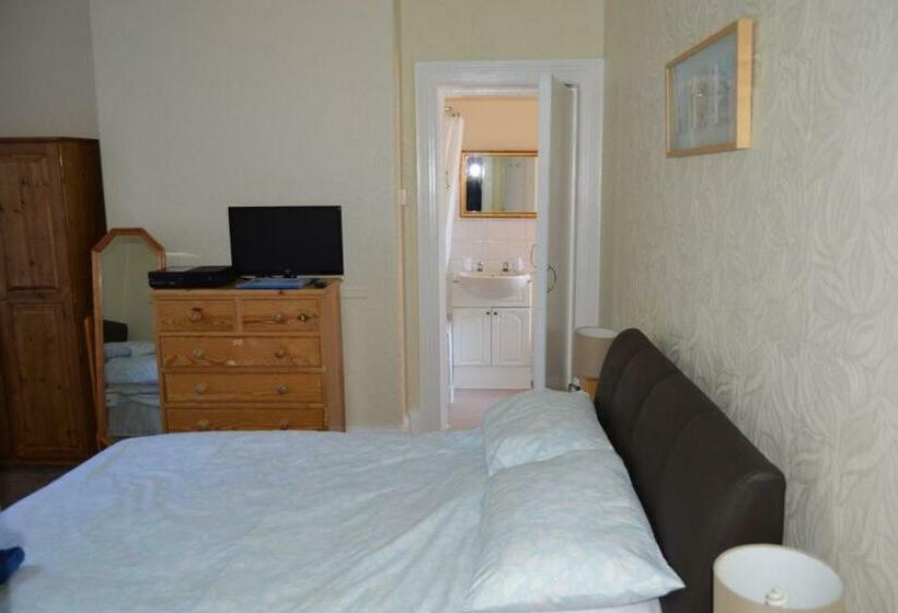 חדר משפחתי, The Chimes