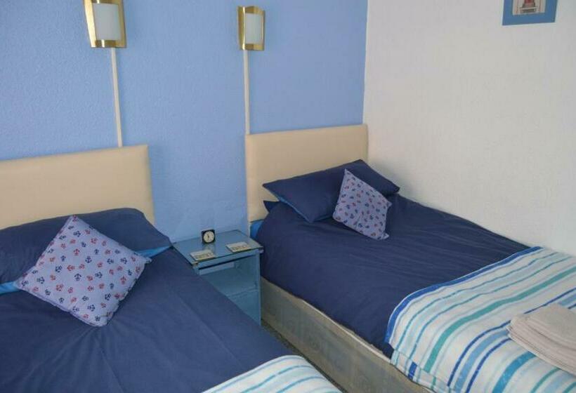 חדר סטנדרט, The Chimes