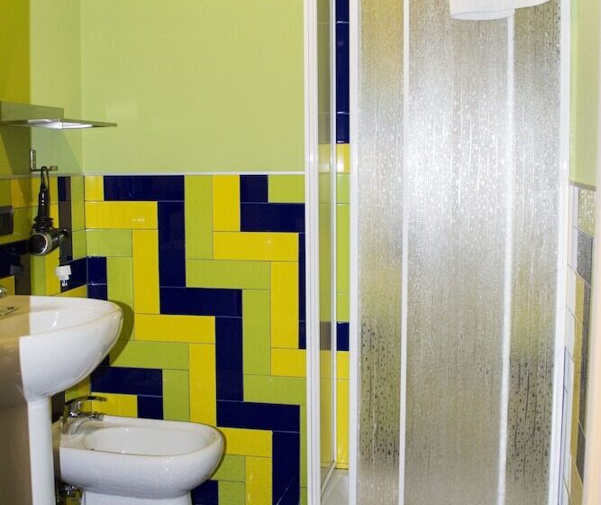 غرفة قياسية رباعية, B&b Miro Centro Catania