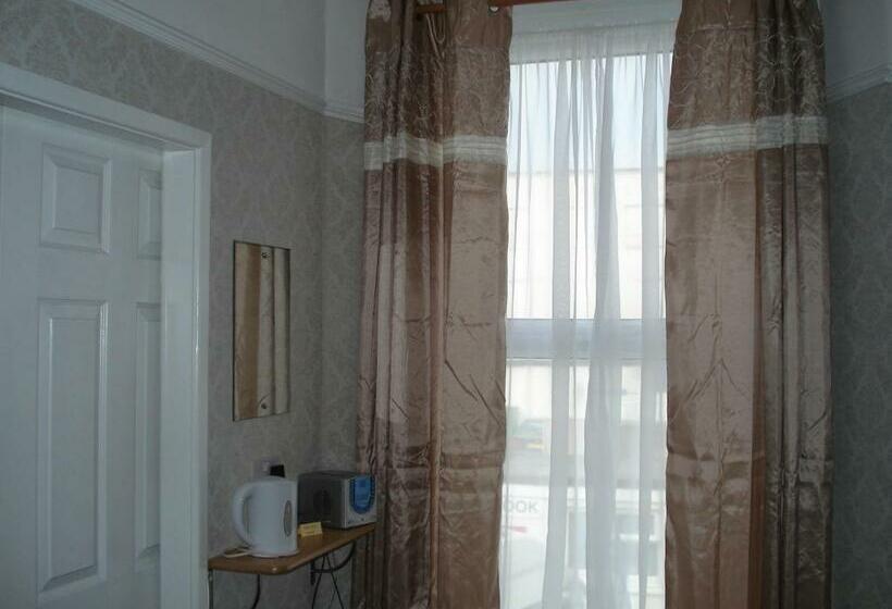 スタンダードトリプルルーム, Invernook