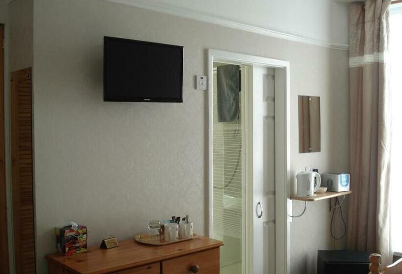 スタンダードトリプルルーム, Invernook