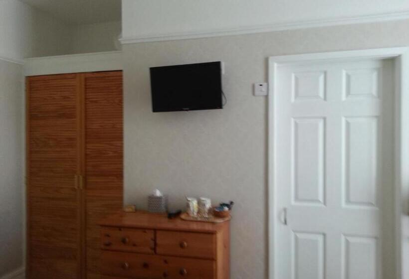 スタンダードトリプルルーム, Invernook