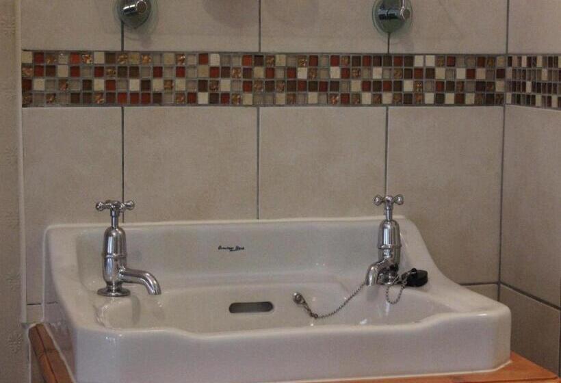 ファミリールーム, Invernook