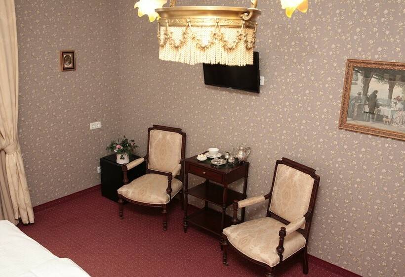 اتاق سوپریور, Bristol