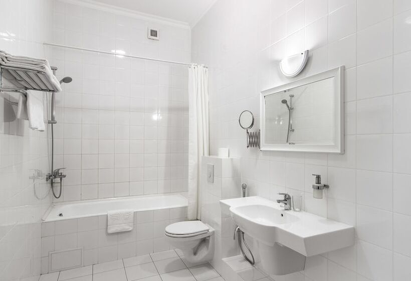 اتاق لوکس, Bristol