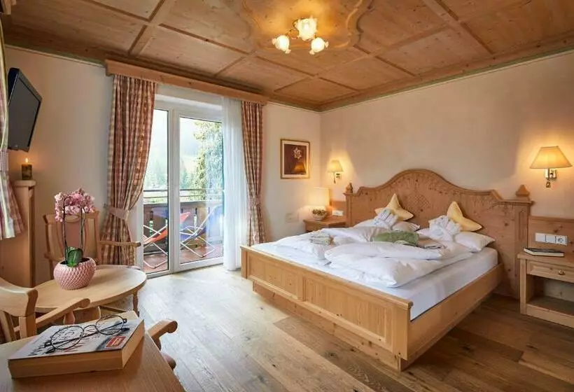 Standard-huone, Dolomites Wellness Hotel Savoy
