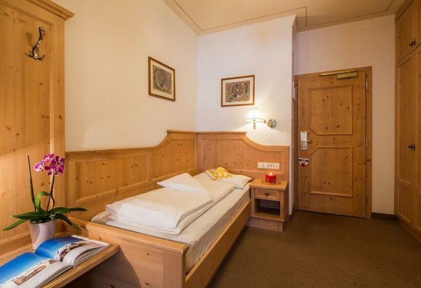 غرفة قياسية رباعية, Dolomites Wellness Hotel Savoy