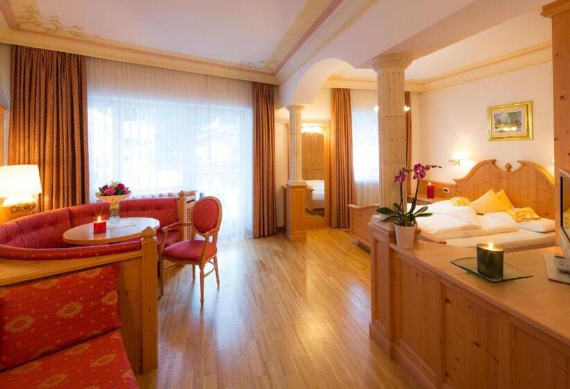 جناح جونيور, Dolomites Wellness Hotel Savoy