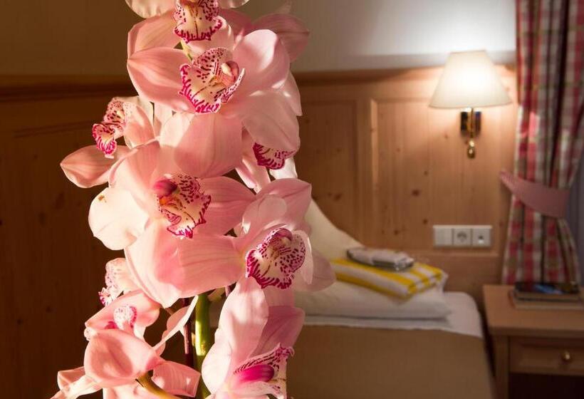 جناح, Dolomites Wellness Hotel Savoy