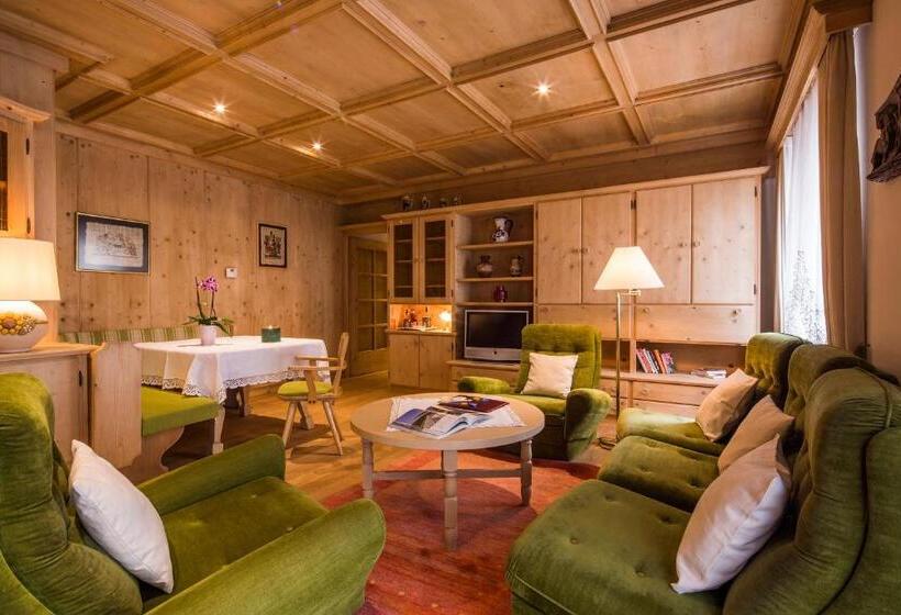 جناح سوبيريور, Dolomites Wellness Hotel Savoy