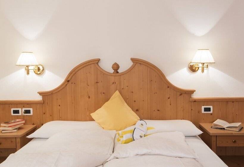 Номер Стандарт Трехместный, Dolomites Wellness Hotel Savoy