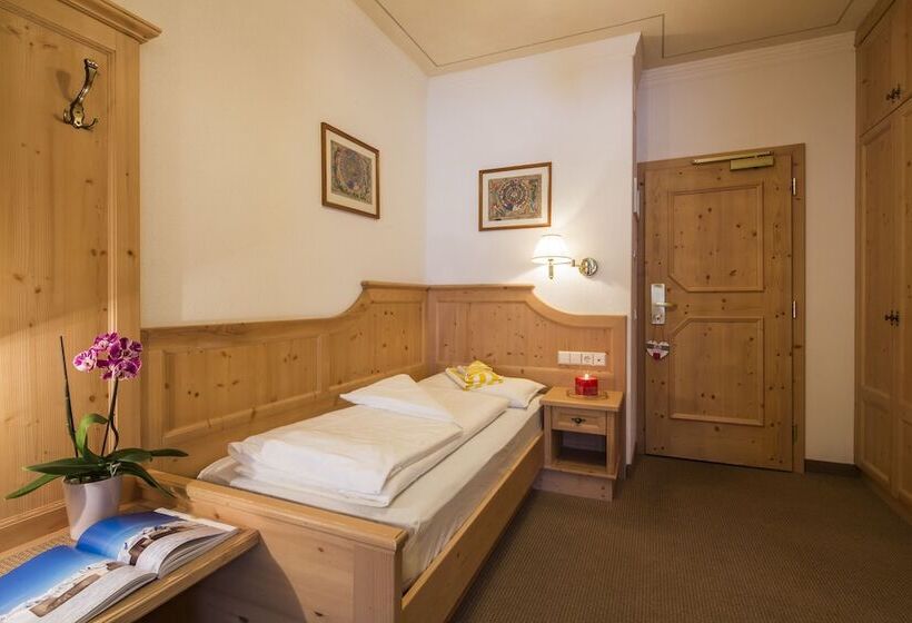 غرفة قياسية رباعية, Dolomites Wellness Hotel Savoy