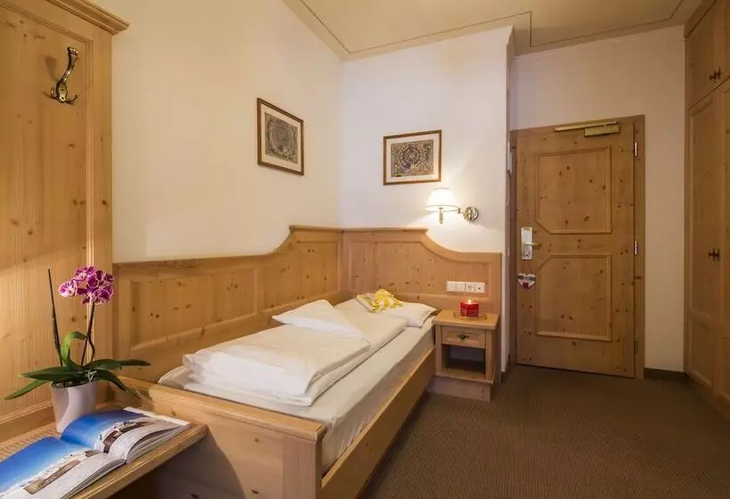 Standard Neljän Hengen Huone, Dolomites Wellness Hotel Savoy