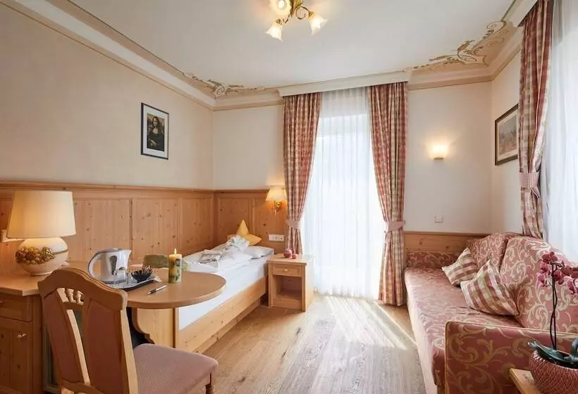 Superior Yhden Hengen Huone, Dolomites Wellness Hotel Savoy
