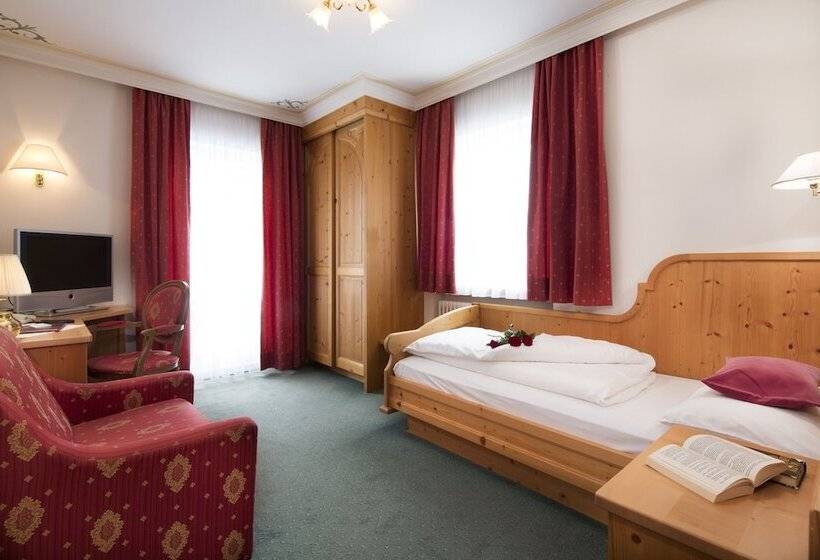 غرفة سوبيريور فردية, Dolomites Wellness Hotel Savoy
