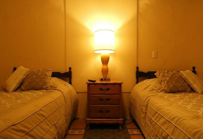 اتاق لوکس, El Viejo Zaguan By Lunian