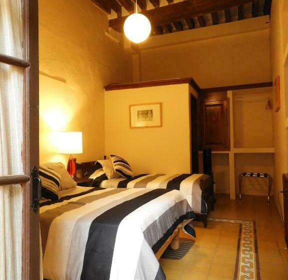 اتاق لوکس, El Viejo Zaguan By Lunian