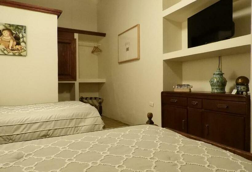 اتاق لوکس, El Viejo Zaguan By Lunian