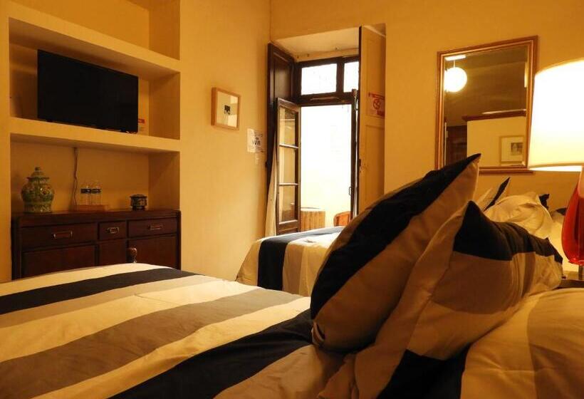 اتاق لوکس, El Viejo Zaguan By Lunian