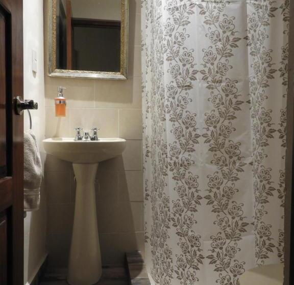 اتاق لوکس, El Viejo Zaguan By Lunian