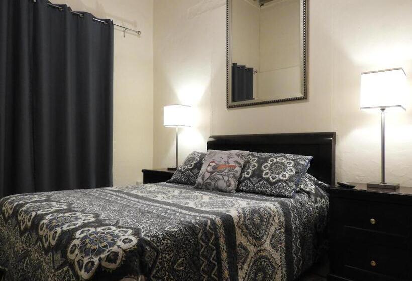 اتاق لوکس, El Viejo Zaguan By Lunian