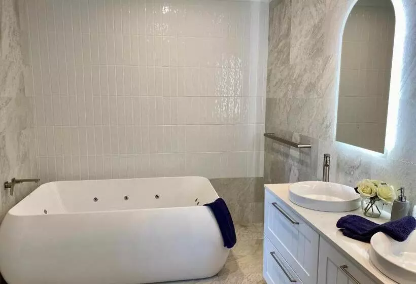 سوئیت با بالکن, Ganesha Wellness Spa
