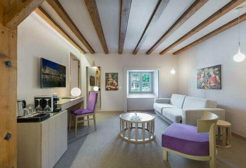 带城市景观的套间, Hydrama Grand