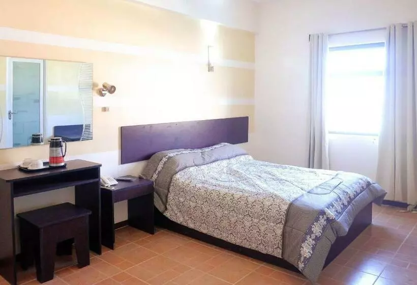 Standard Plus -huone, Metro Park Hotel Mandaue