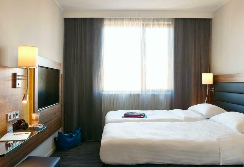 스탠다드 룸, Moxy London Excel