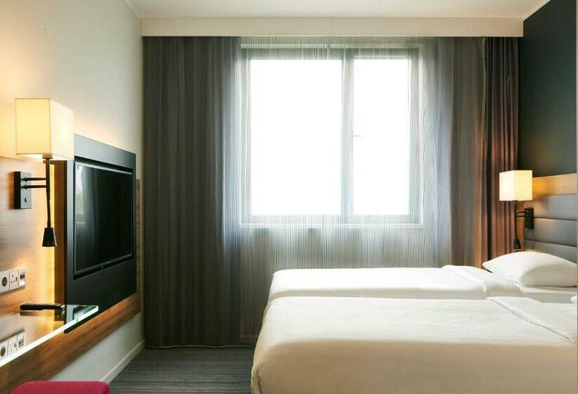 스탠다드 룸, Moxy London Excel