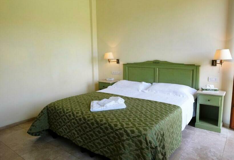 Номер Стандарт, Relais Santa Genoveffa