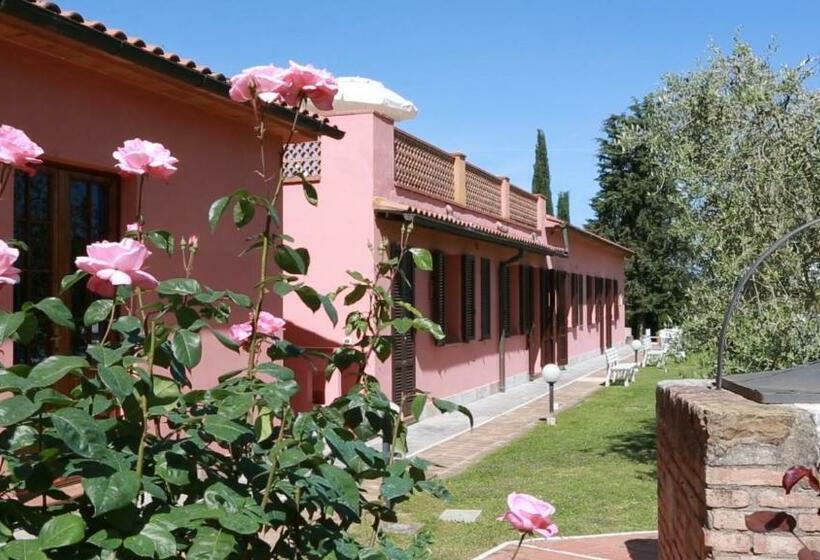 Номер Стандарт, Relais Santa Genoveffa