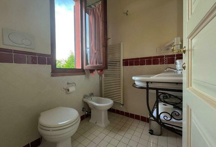 Номер Стандарт, Relais Santa Genoveffa