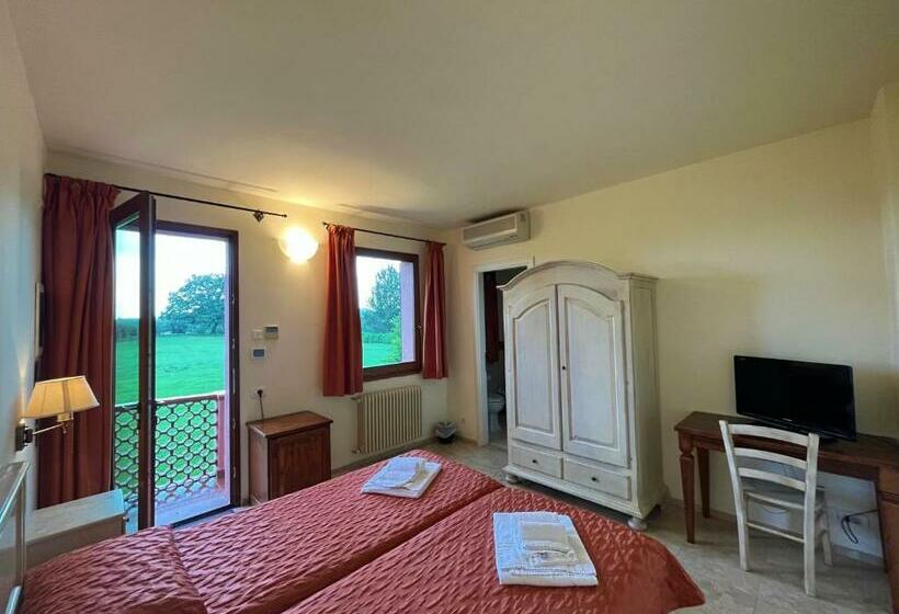 غرفة قياسية, Relais Santa Genoveffa