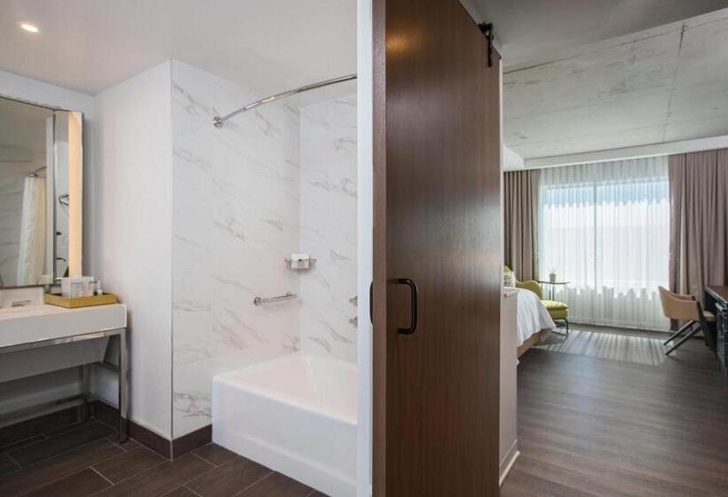 Номер Deluxe Адаптированный для Инвалидов, Renaissance Atlanta Airport Gateway