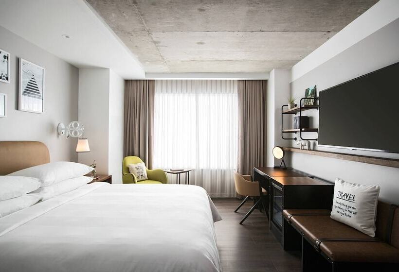 Номер Клуб, Renaissance Atlanta Airport Gateway