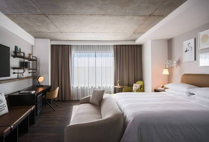 Номер Клуб, Renaissance Atlanta Airport Gateway