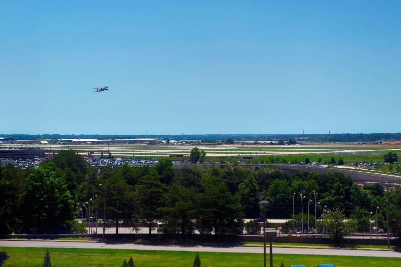 클럽 룸 킹침대, Renaissance Atlanta Airport Gateway