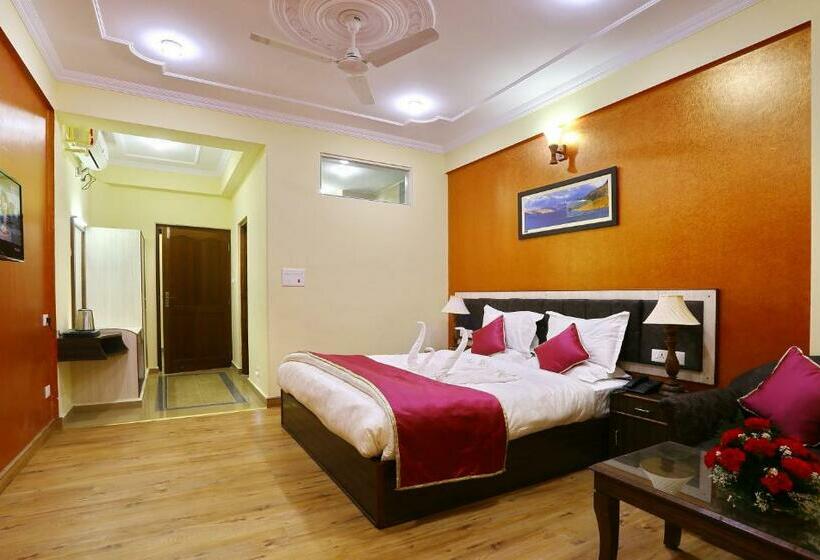 디럭스 스위트, The Grand Mamta