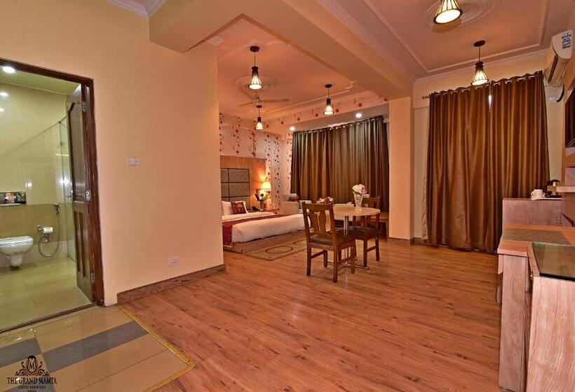 디럭스 스위트, The Grand Mamta